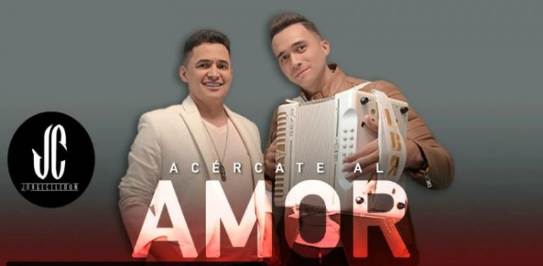 Acércate al amor