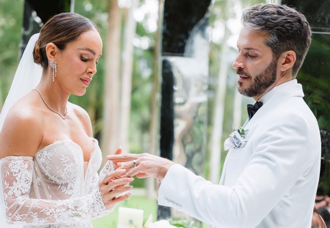 Sara Corrales y Damián Pasquini- una boda de ensueño 💚La actriz colombiana Sara Corrales y el e