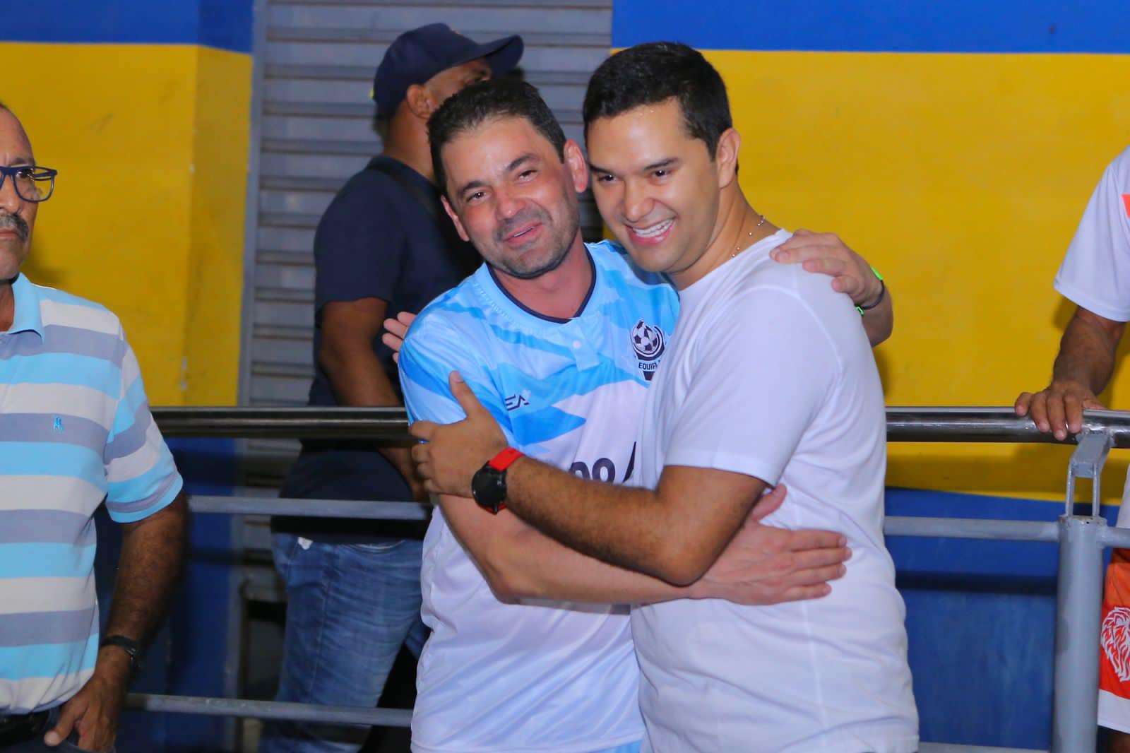 Mello Castro y Ape Cuello