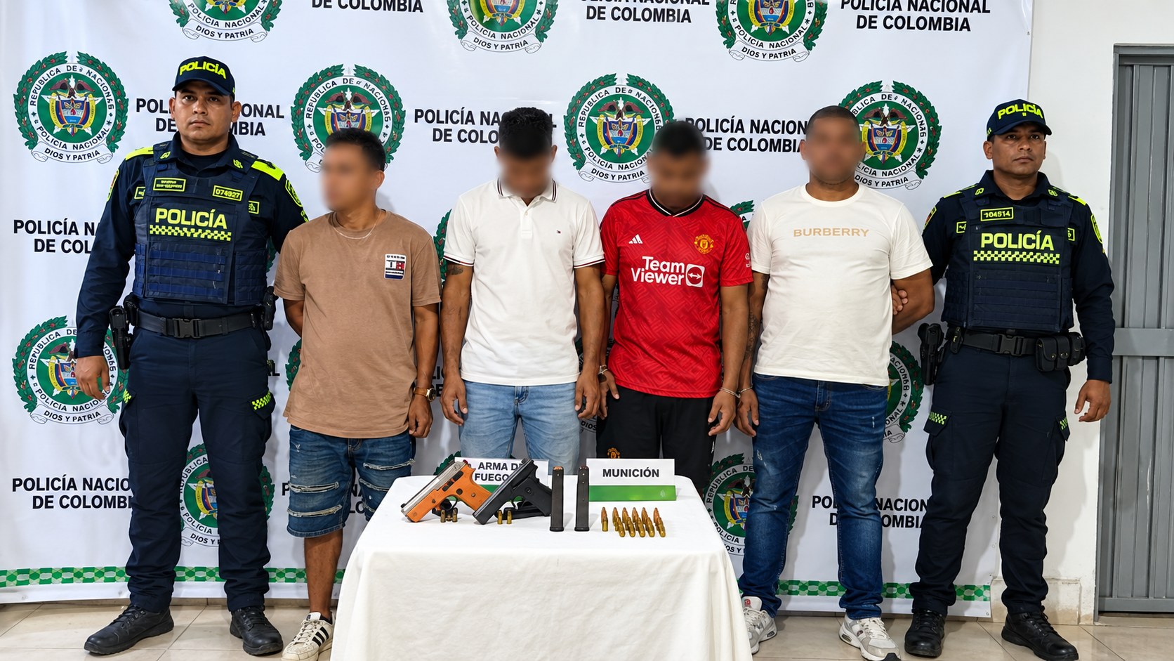 Operativo policial con armas incautadas